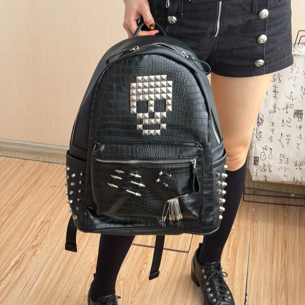 Women Shoes Zipper - حقيبة ظهر أصلية بنمط جلد التمساح