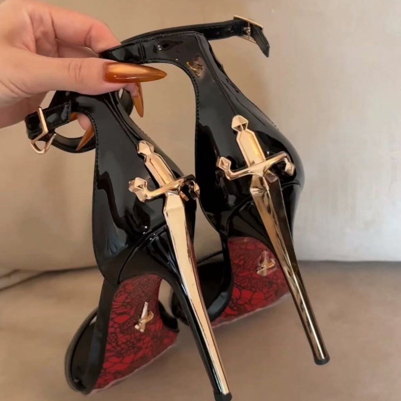 صنادل نسائية فاخرة للمناسبات ا - مراجعة Wide Fit Heels وسعره