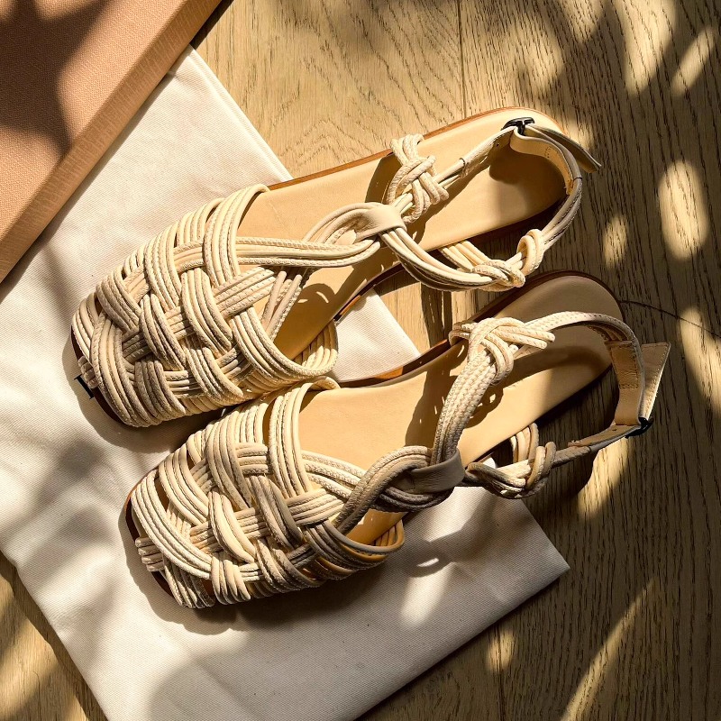 صنادل رومانية نسائية كلاسيكية  - مراجعة Women'S Shoes Hands Free وسعره