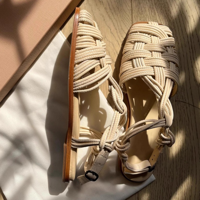صنادل رومانية نسائية كلاسيكية  - مراجعة Women'S Shoes Hands Free وسعره